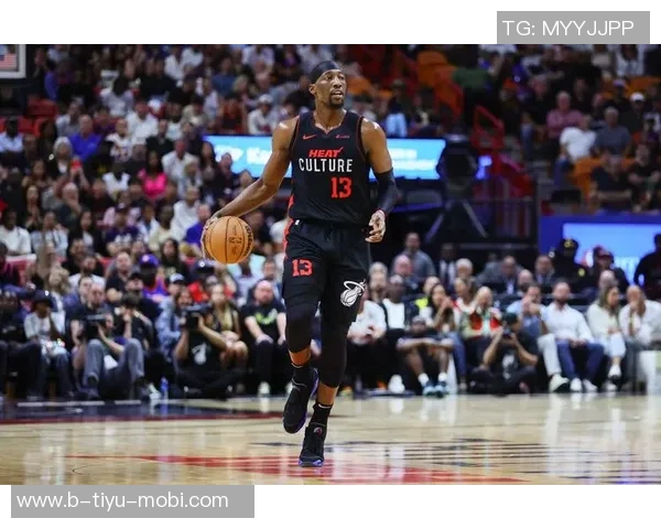 阿德巴约首节表现平平却依然贡献7分4板1助展现全能潜力 阿德巴约首节表现平平却依然贡献7分4板1助展现全能潜力